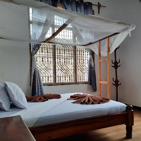 ナングウィ Kajificheni House Bed & Breakfast エクステリア 写真