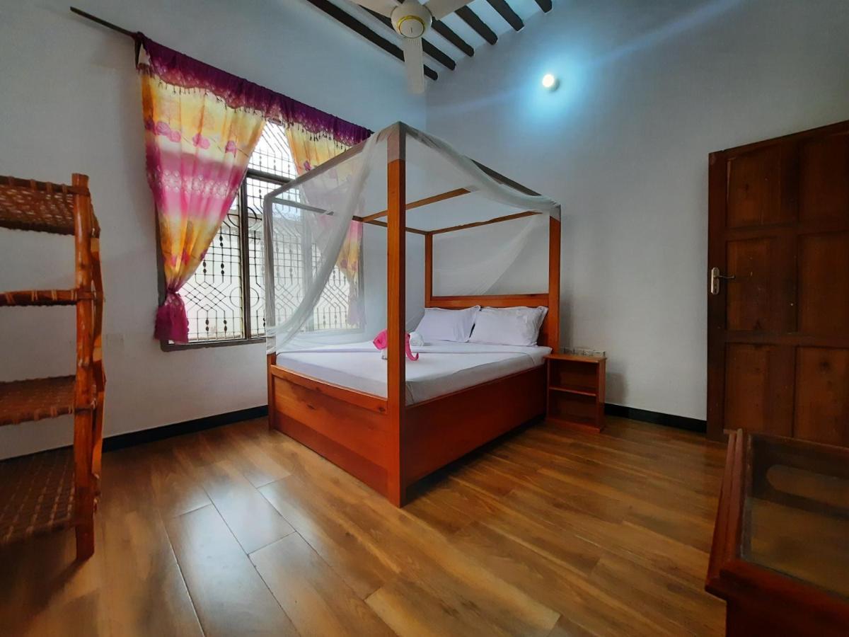 ナングウィ Kajificheni House Bed & Breakfast エクステリア 写真