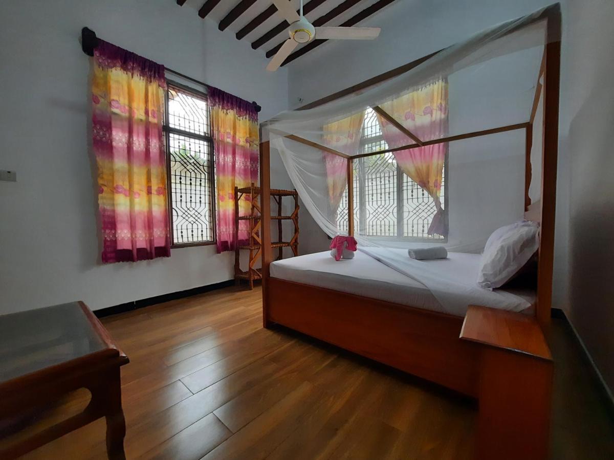 ナングウィ Kajificheni House Bed & Breakfast エクステリア 写真