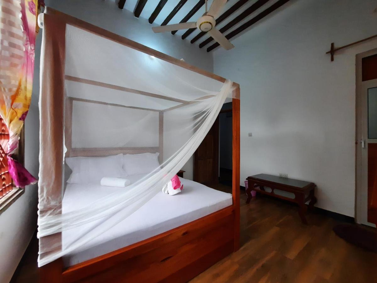 ナングウィ Kajificheni House Bed & Breakfast エクステリア 写真