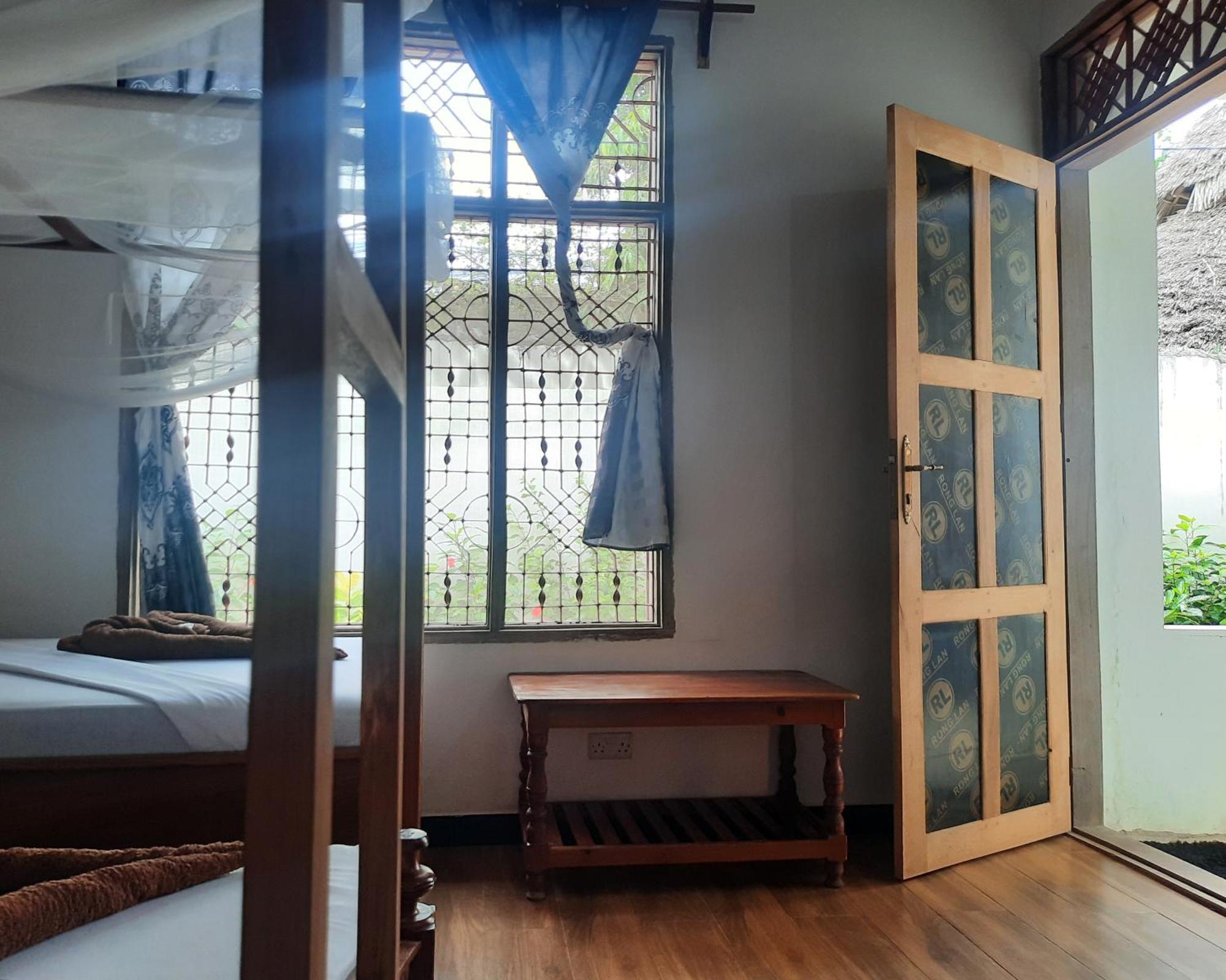 ナングウィ Kajificheni House Bed & Breakfast エクステリア 写真