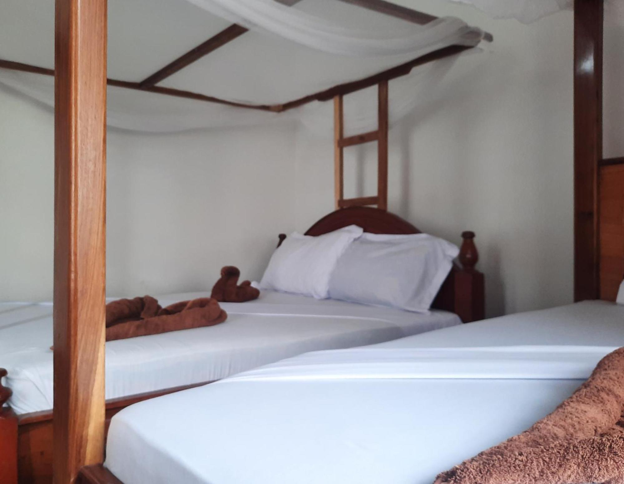 ナングウィ Kajificheni House Bed & Breakfast エクステリア 写真