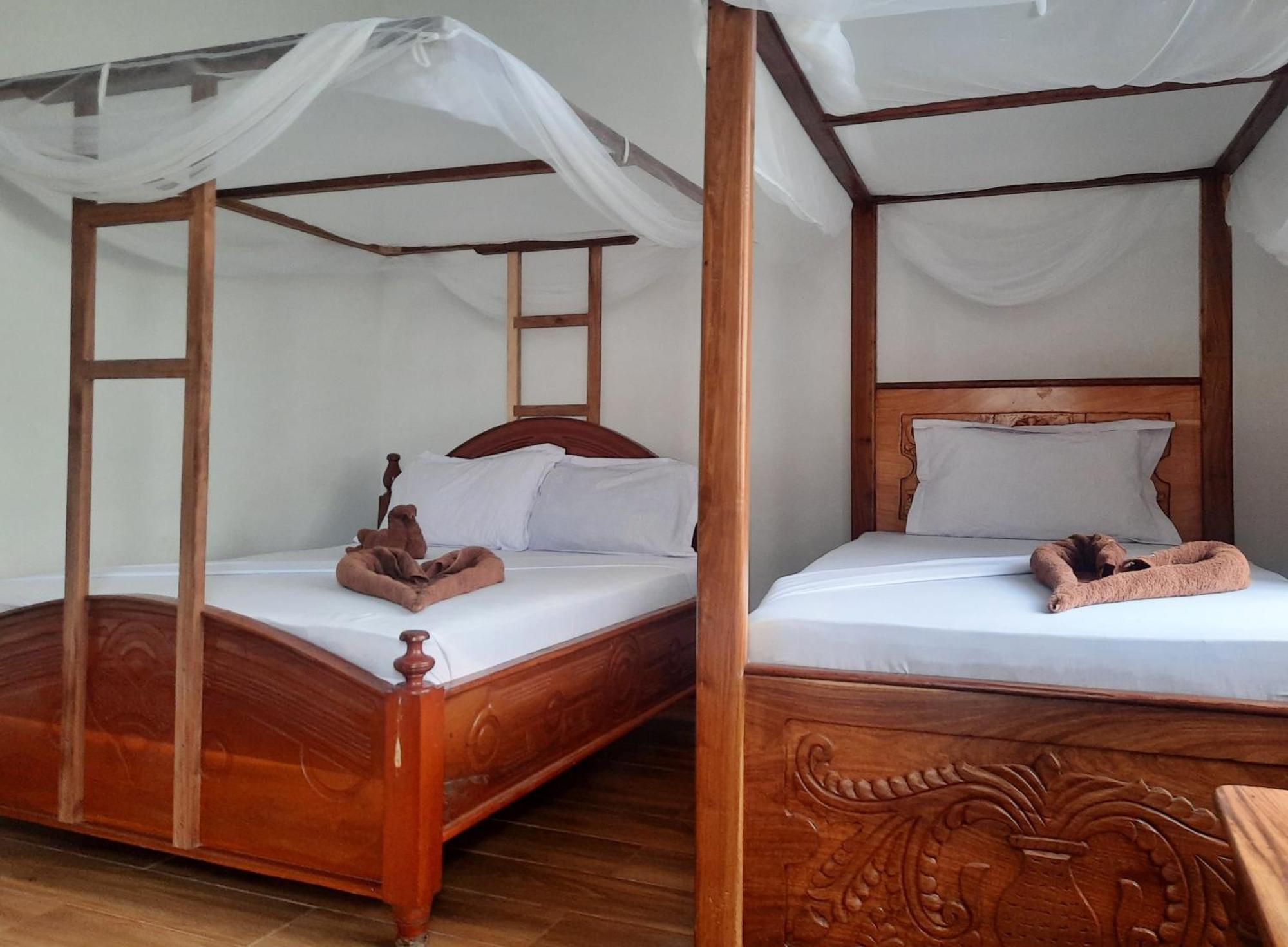 ナングウィ Kajificheni House Bed & Breakfast エクステリア 写真