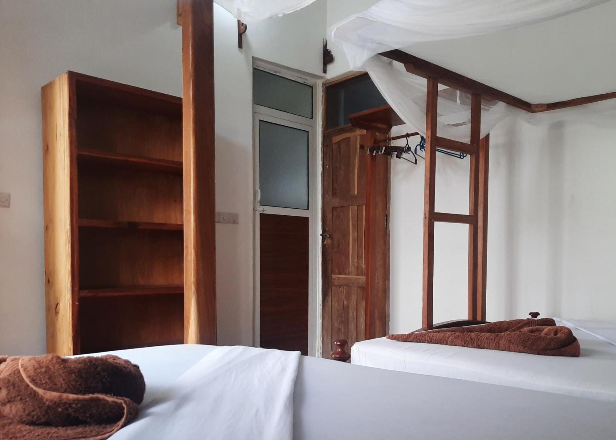ナングウィ Kajificheni House Bed & Breakfast エクステリア 写真