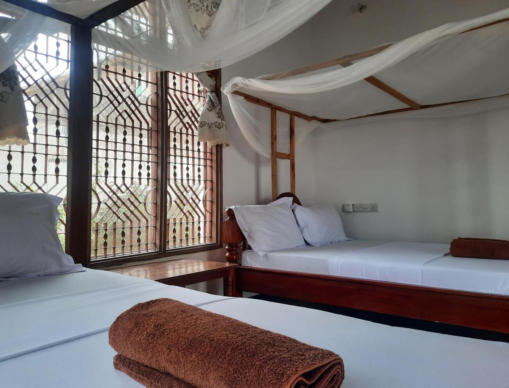 ナングウィ Kajificheni House Bed & Breakfast エクステリア 写真