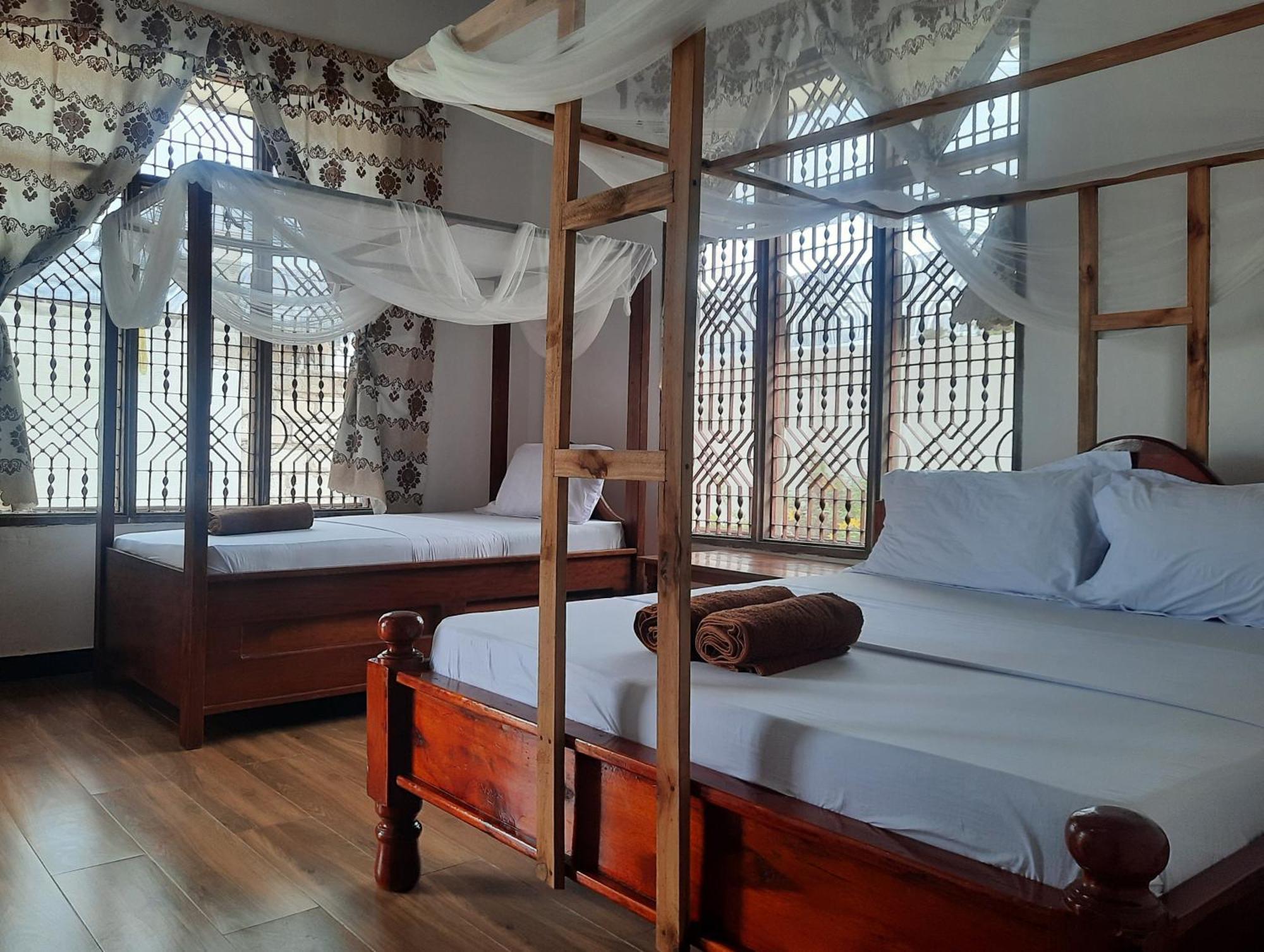 ナングウィ Kajificheni House Bed & Breakfast エクステリア 写真