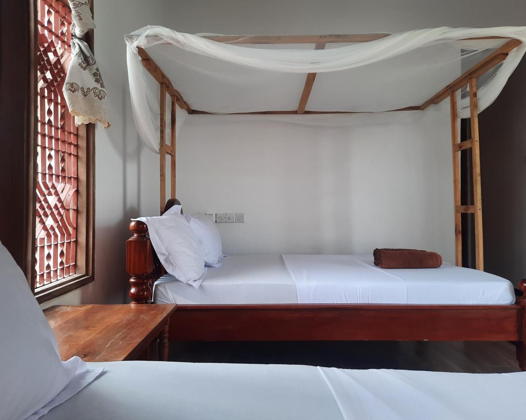 ナングウィ Kajificheni House Bed & Breakfast エクステリア 写真