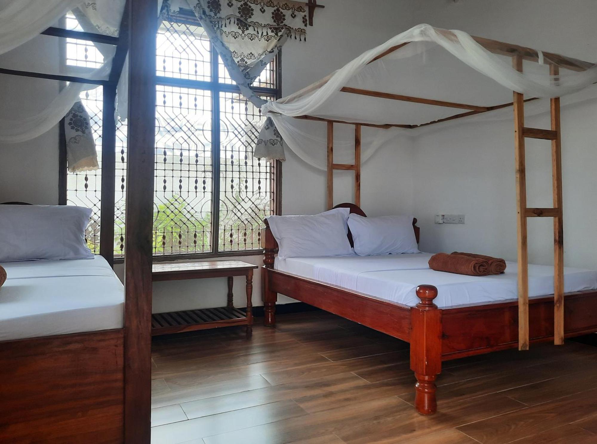 ナングウィ Kajificheni House Bed & Breakfast エクステリア 写真