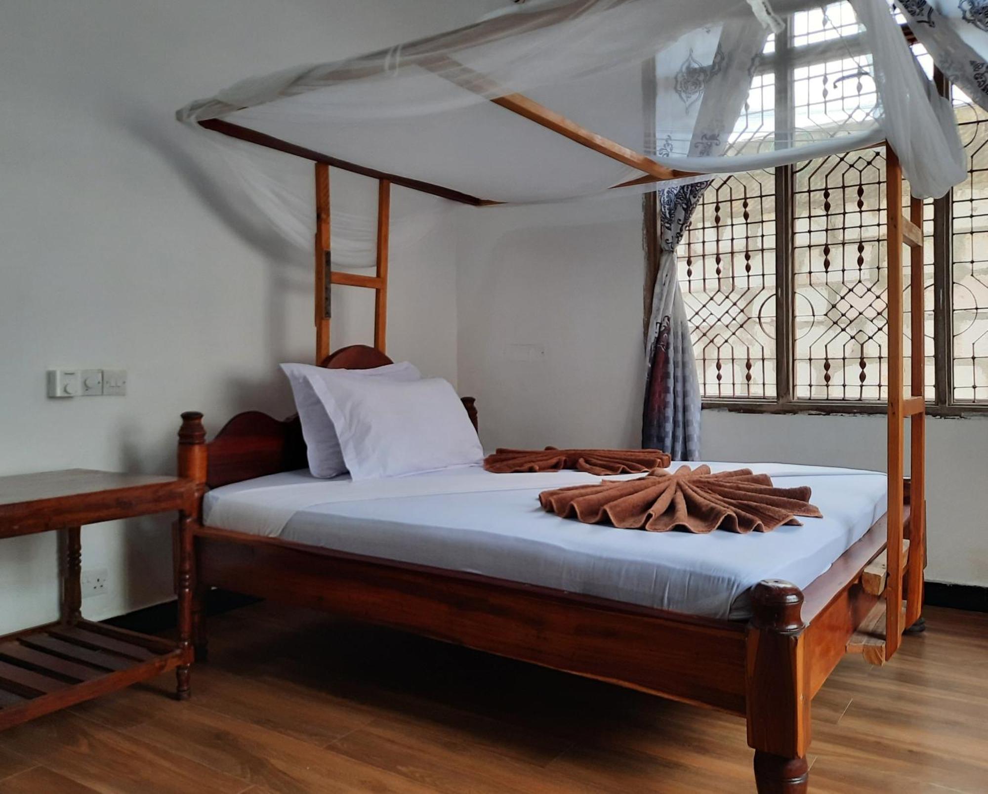 ナングウィ Kajificheni House Bed & Breakfast エクステリア 写真