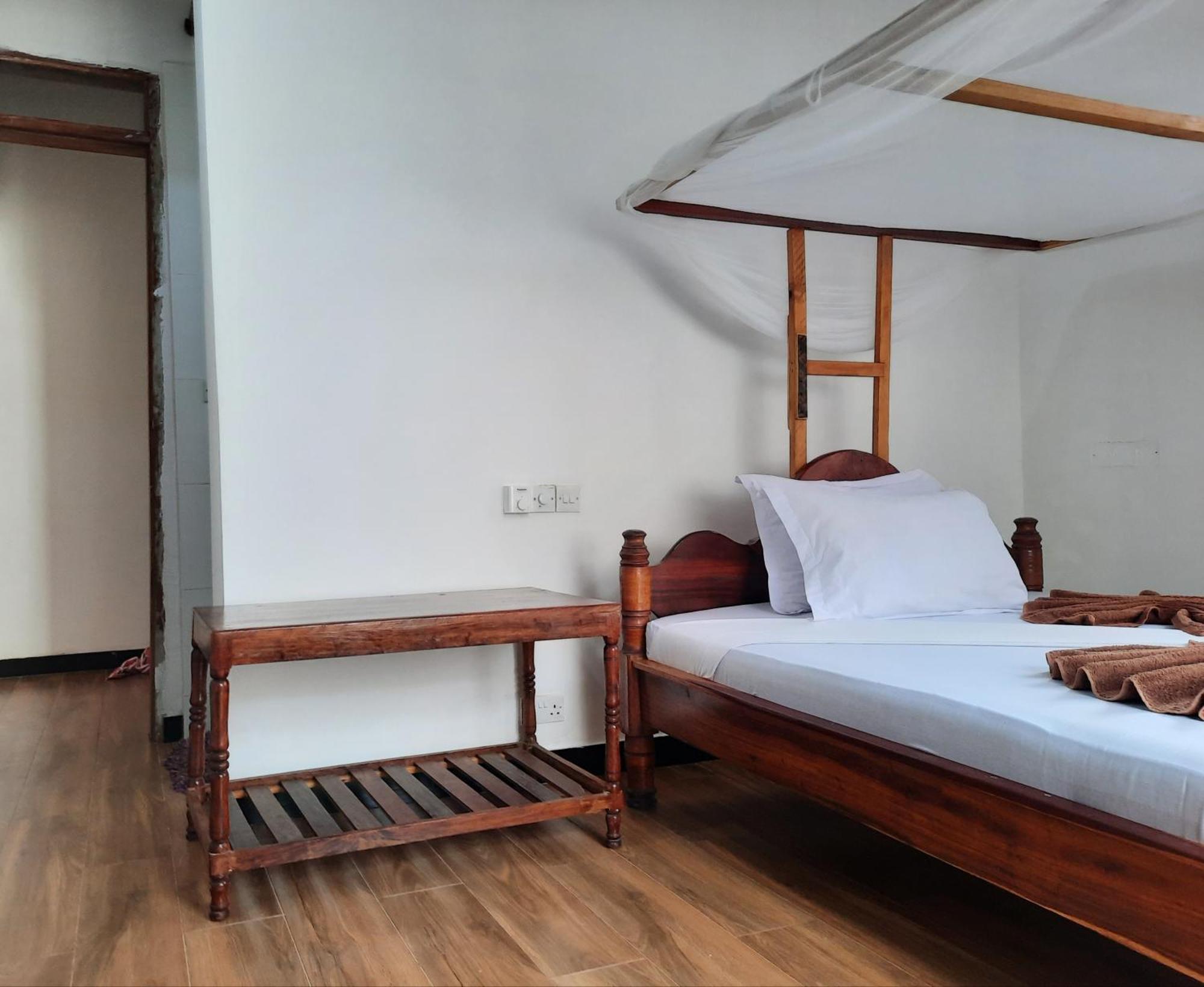 ナングウィ Kajificheni House Bed & Breakfast エクステリア 写真