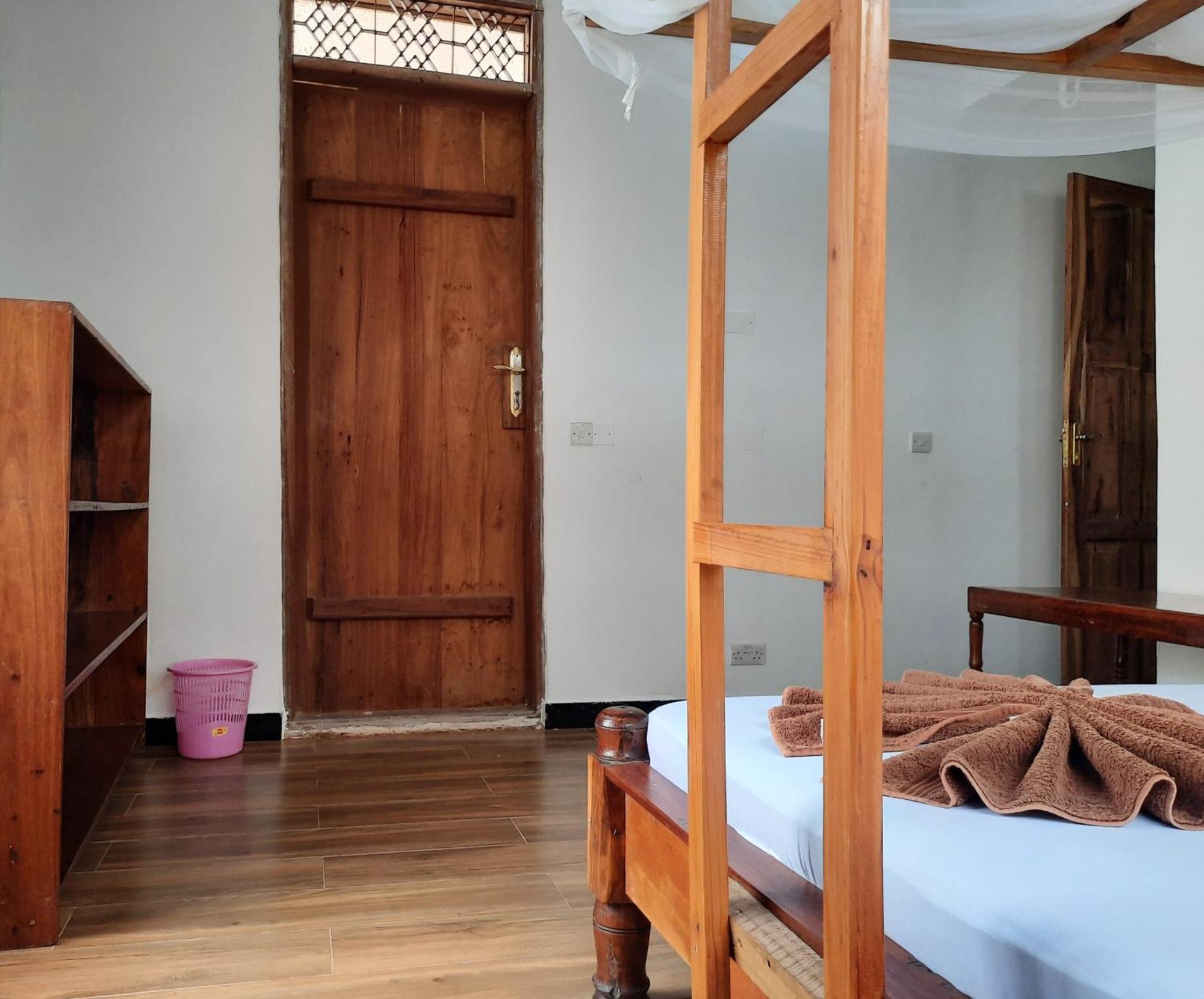 ナングウィ Kajificheni House Bed & Breakfast エクステリア 写真