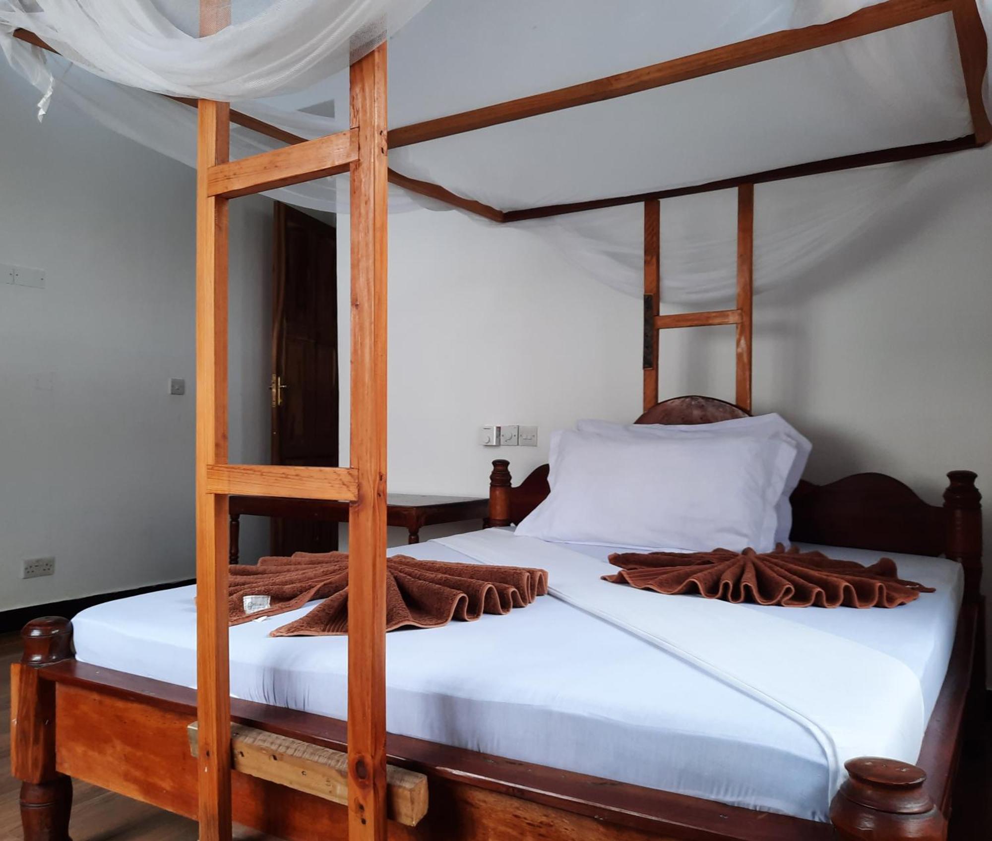 ナングウィ Kajificheni House Bed & Breakfast エクステリア 写真